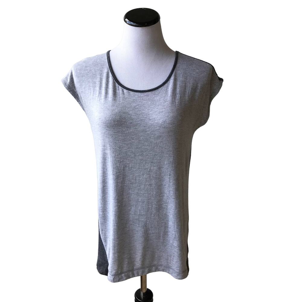 Athleta Two Tone Gray Short Sleeve T-Shirt - Picture 2 of 8